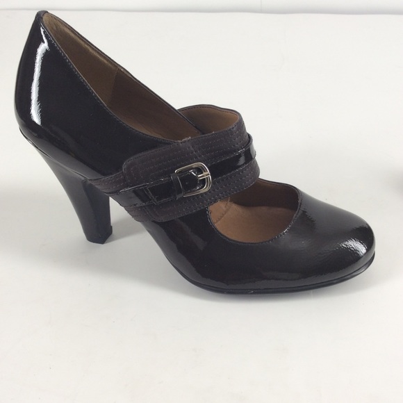 Shoes - Sofft brown heels size 7W